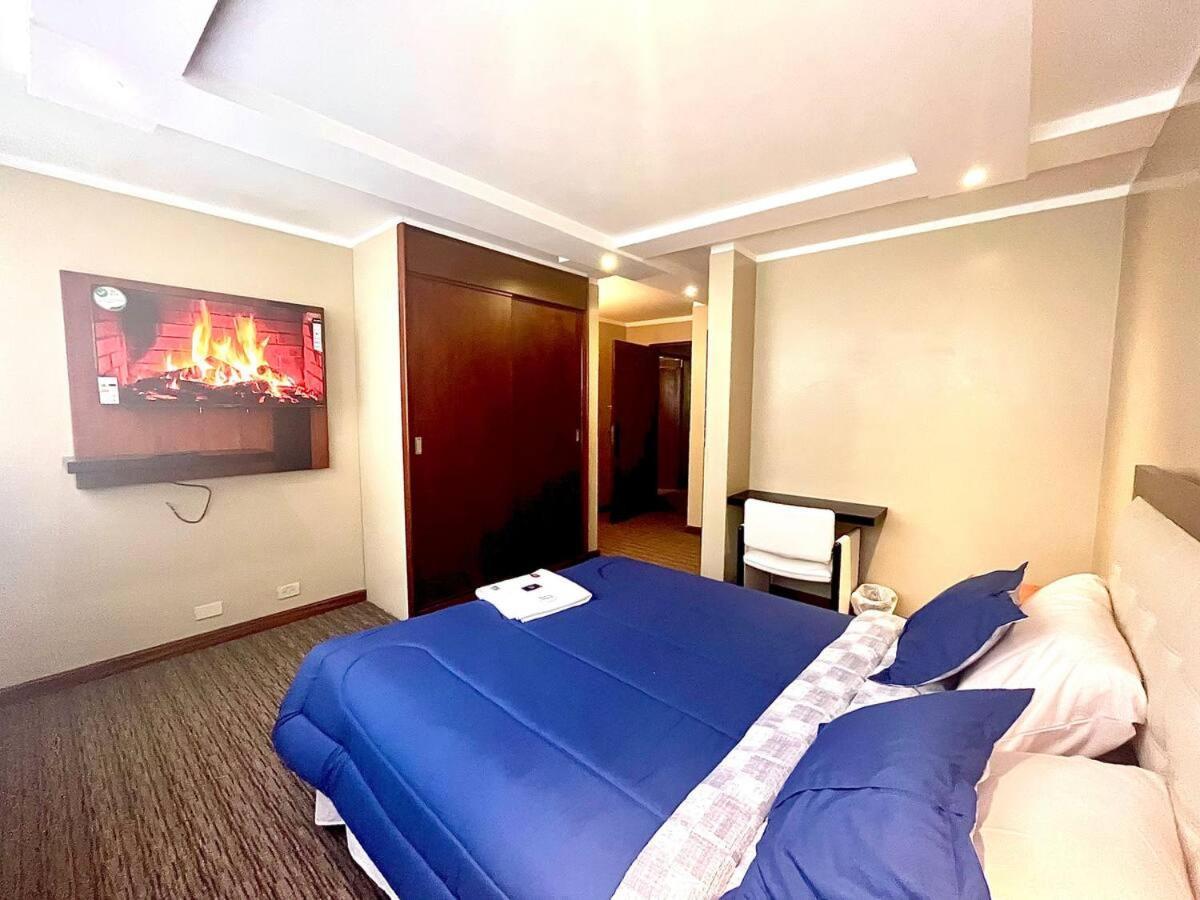 1420 Lujosa Habitacion - Hotel Akros Quito Eksteriør bilde